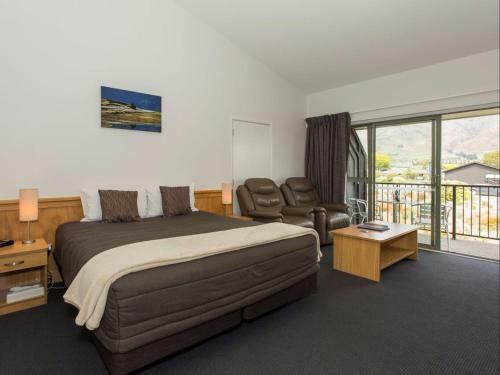 Clearbrook Motel & Serviced Apartments