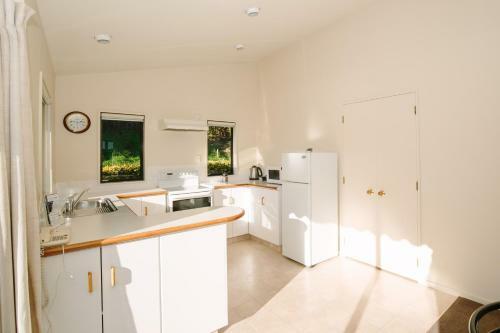 Clearbrook Motel & Serviced Apartments