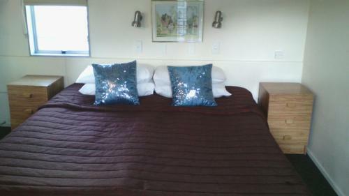 747 Motel & Car Hire