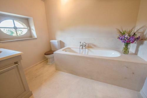 Molleges Villa Sleeps 18 Pool Air Con Wifi