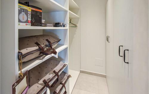 Amazing Home In Monieux W/ 5 Bedrooms