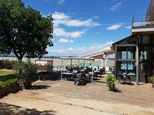 Comfortable Villa With Jacuzzi In Montburn-des-corbieres