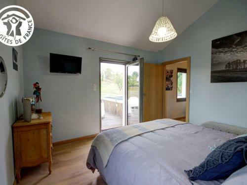 G�te Montbrison, 4 Pi�ces, 6 Personnes - Fr-1-496-157