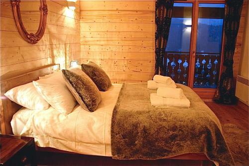 Chalet Blue Olive