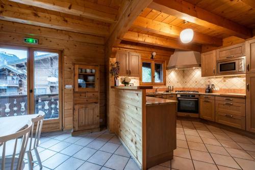Chalet Doux Abri Morzine - By Emerald Stay