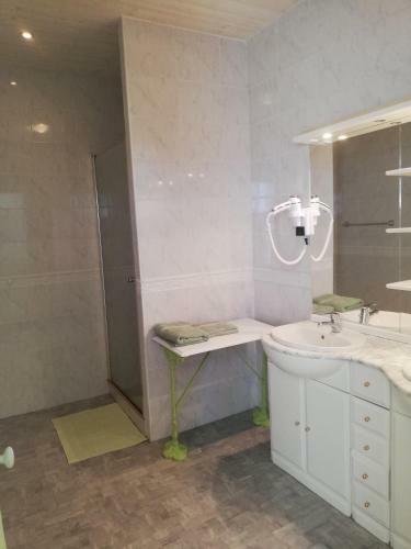 Hostal La Colline Des Hauts Bocages Vend�ens