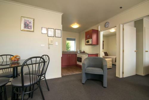 Aldan Lodge Motel