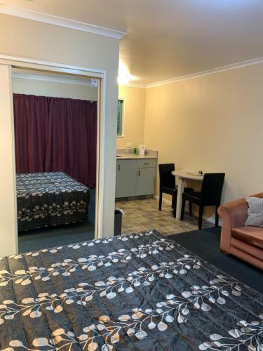 Aldan Lodge Motel