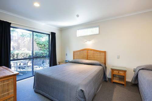 Beach House Motel