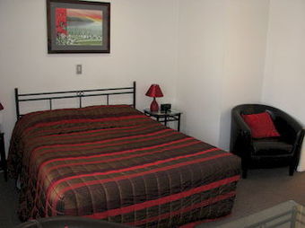 Bay Palm Motel