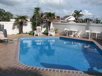 Bay Palm Motel