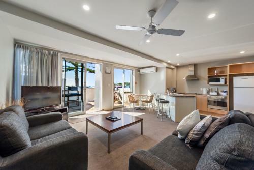 Apartamentos Pavilion Beachfront Luxury Accommodation