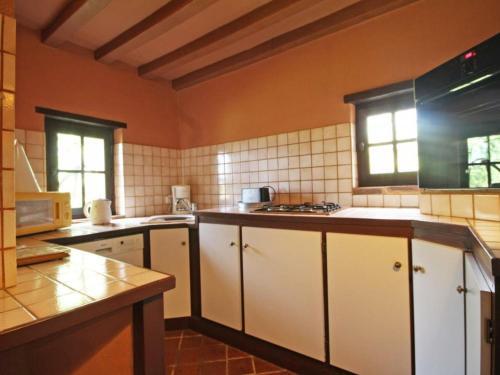 G�te Neuilly-sur-eure, 6 Pi�ces, 14 Personnes - Fr-1-497-50