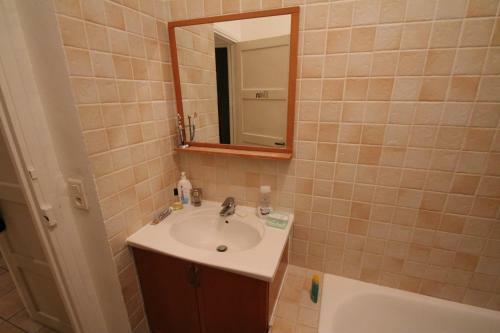 Apartamento Cozy 1br Flat In Gold Triangle Central Nice