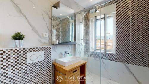 Apartamento Zhara Suite Five Stars Holiday House - Generale