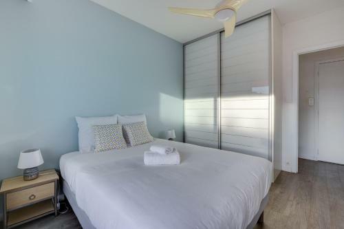 Nice Apartment At Lib�ration With Terrace