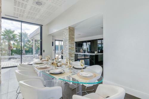 Villa De La Phal�ne
