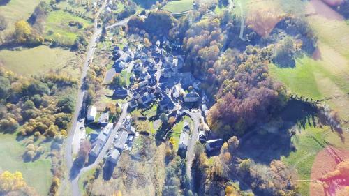 Apartment With One Bedroom In Orcival With Enclosed Garden