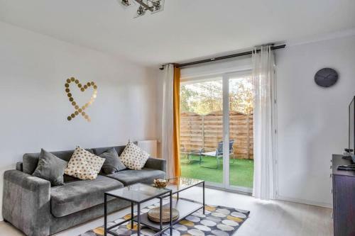 Chic Apart With Terrace And Parking