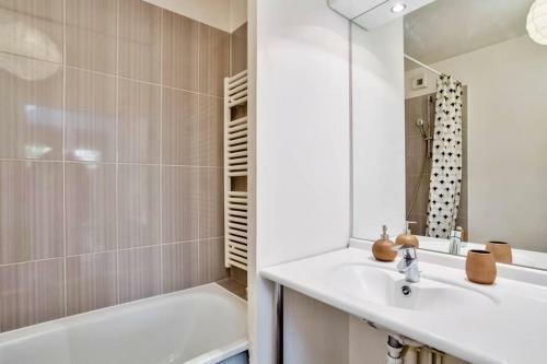 Chic Apart With Terrace And Parking