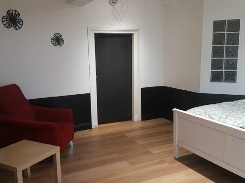 G�te Oudezeele, 4 Pi�ces, 9 Personnes - Fr-1-510-16