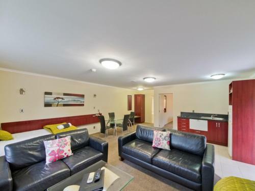 Avenue Motor Lodge