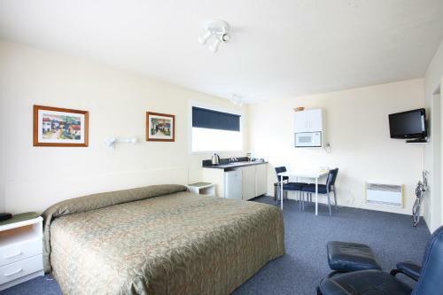 Queens Park Motels