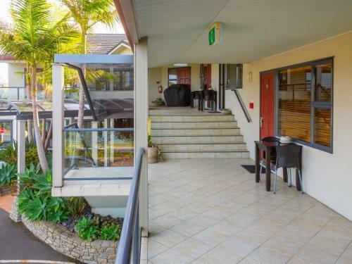 Motel Whangaparaoa Lodge