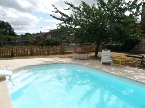 2-bed Cottage With Access To Garden And Pool!
