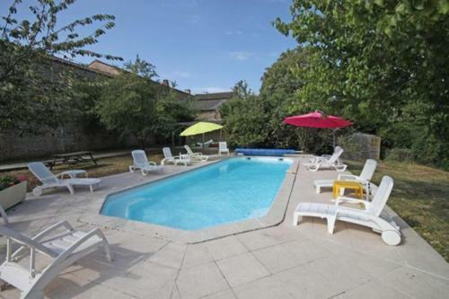 2-bed Cottage With Access To Garden And Pool!