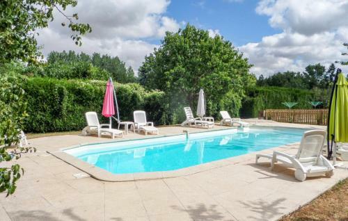 2-bed Cottage With Access To Garden And Pool!