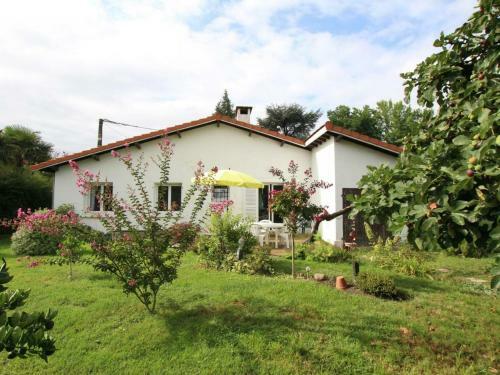 G�te Pau, 4 Pi�ces, 5 Personnes - Fr-1-384-783