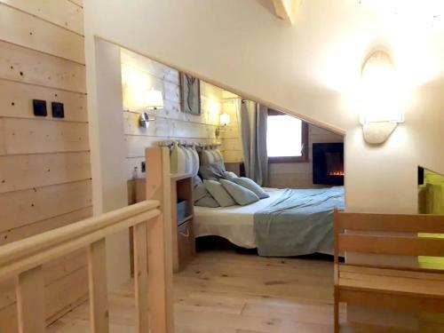 Apartment With 2 Bedrooms In Peone With Wifi