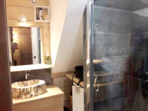 Apartment With 2 Bedrooms In Peone With Wifi