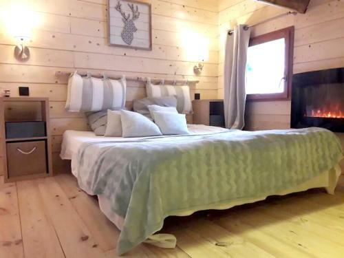 Apartment With 2 Bedrooms In Peone With Wifi