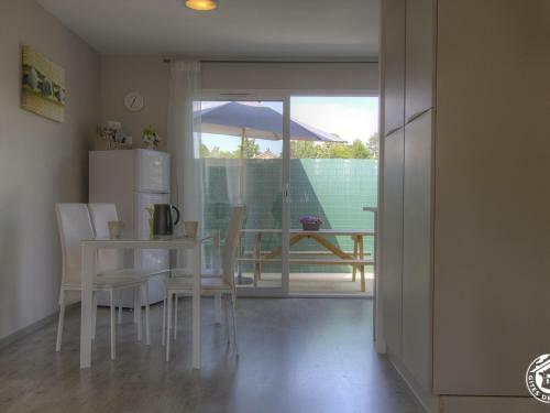 Apartamento Appartement P�rouges, 3 Pi�ces, 6 Personnes - Fr-1-493-324