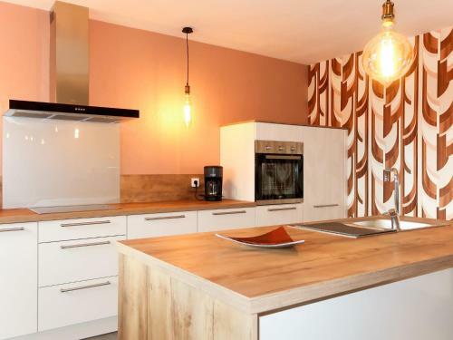Holiday Home Les Volets Rouges - Peu101