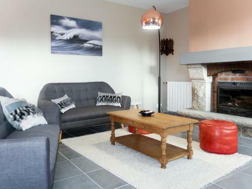 Holiday Home Les Volets Rouges - Peu101