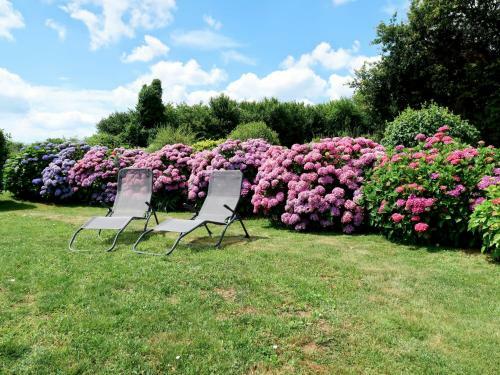 Holiday Home Les Volets Rouges - Peu101