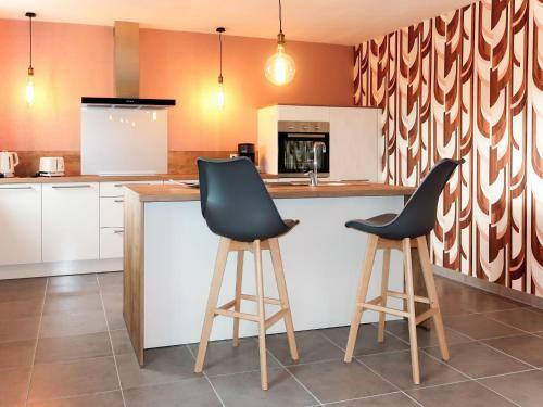 Holiday Home Les Volets Rouges - Peu101