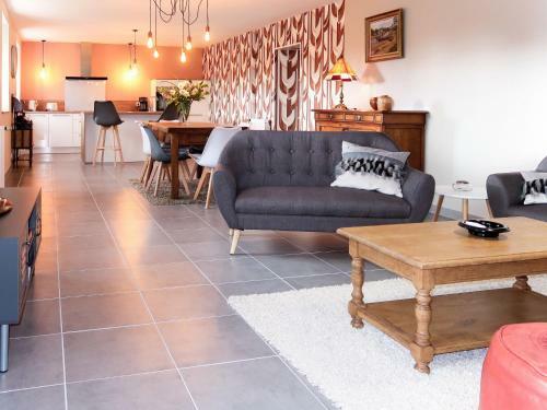 Holiday Home Les Volets Rouges - Peu101