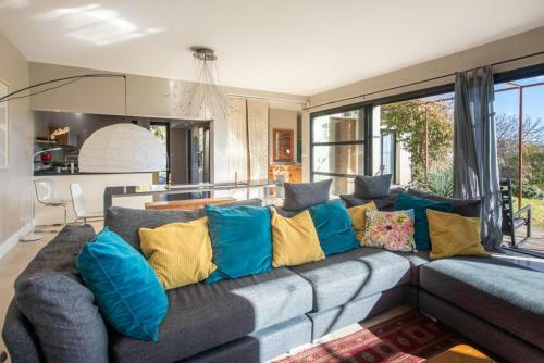 Pezenas Villa Sleeps 8 With Pool And Wifi