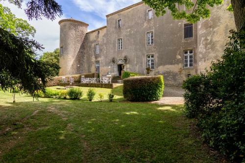 Plaigne Chateau Sleeps 28 Pool Wifi