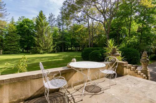 Plaigne Chateau Sleeps 28 Pool Wifi