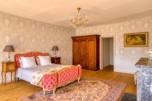 Pleurs Chateau Sleeps 20 Pool Wifi