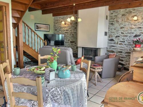 G�te Ploubazlanec, 3 Pi�ces, 4 Personnes - Fr-1-536-105