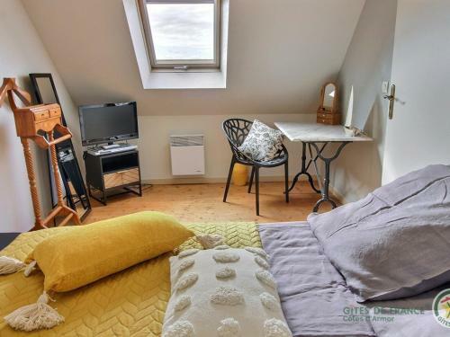 G�te Ploubazlanec, 3 Pi�ces, 4 Personnes - Fr-1-536-105