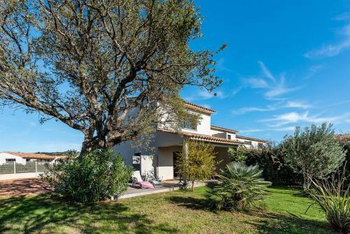 Aparthotel Calarossa Bay Resort