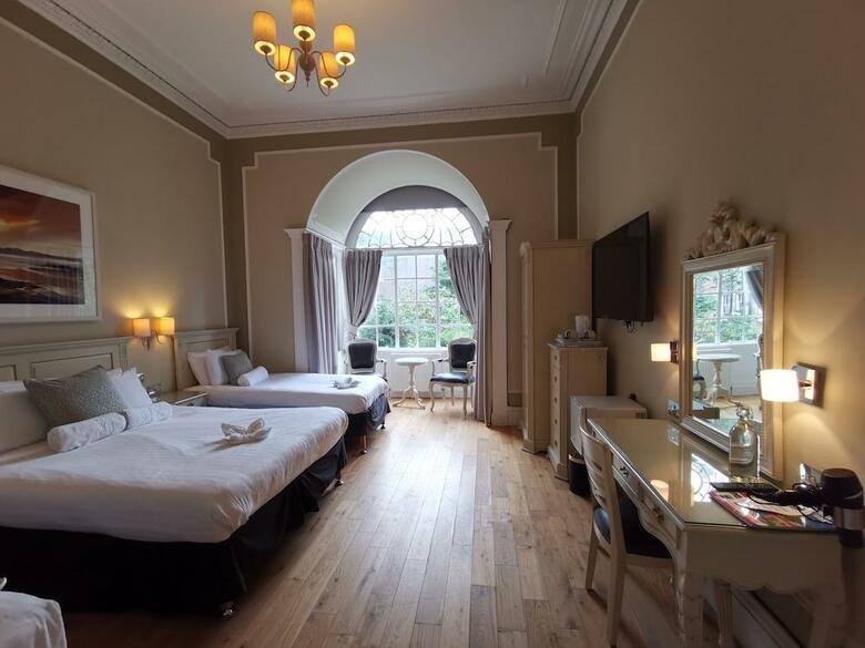 Lairg Hotel