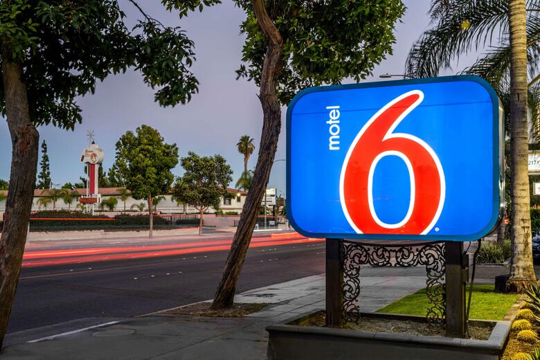 Hotel Anaheim Rodeway Inn & Suites
